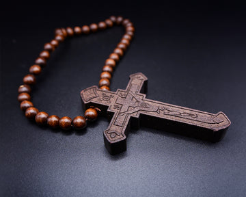 Why Wooden Cross Necklaces for Men Are the Next Big Trend